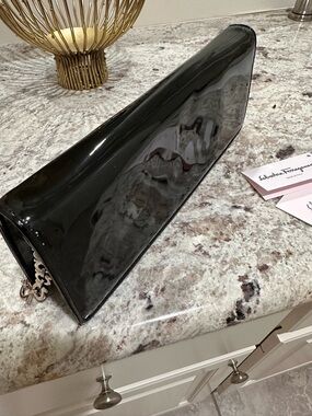 NWT: Salvatore Ferragamo Chain Shoulder Bag 2WAY Clutch
Made in Italy
Black